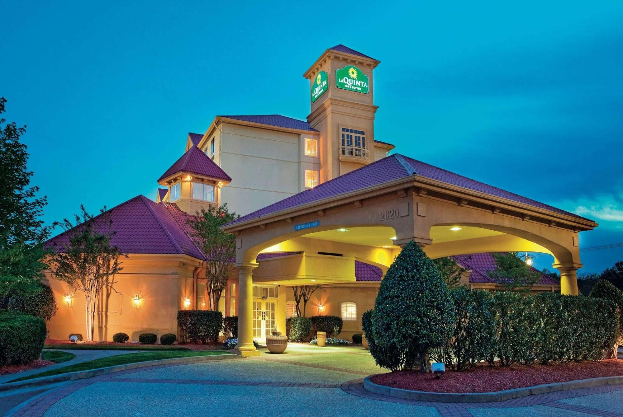 4 Hotels Near Blum Park Worth Booking in Winston-Salem