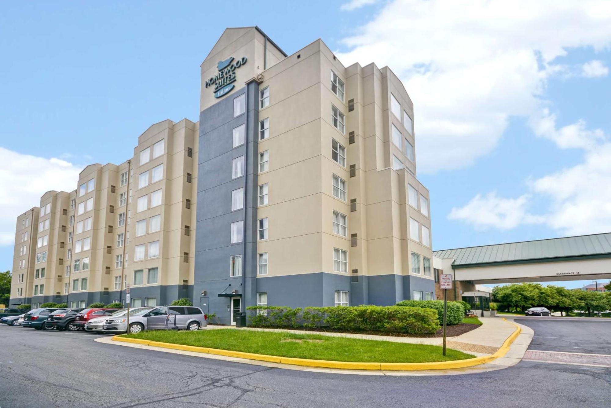 4 Hotels Near Lake Fairfax Park-Watermine Worth Booking in Reston