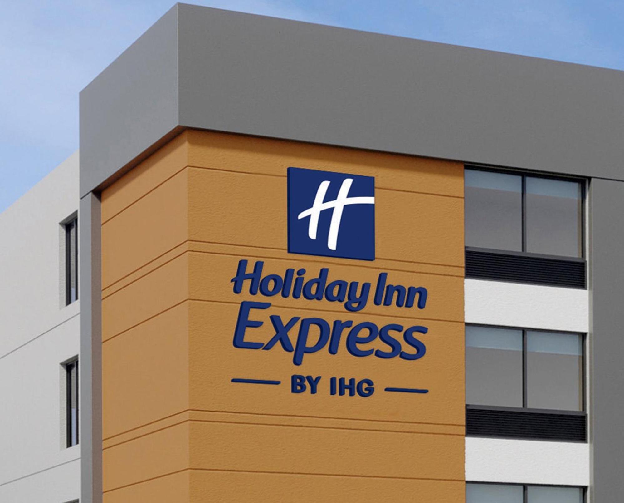Where to Stay in Illinois: 4 Best Holiday Inn Express Hotels