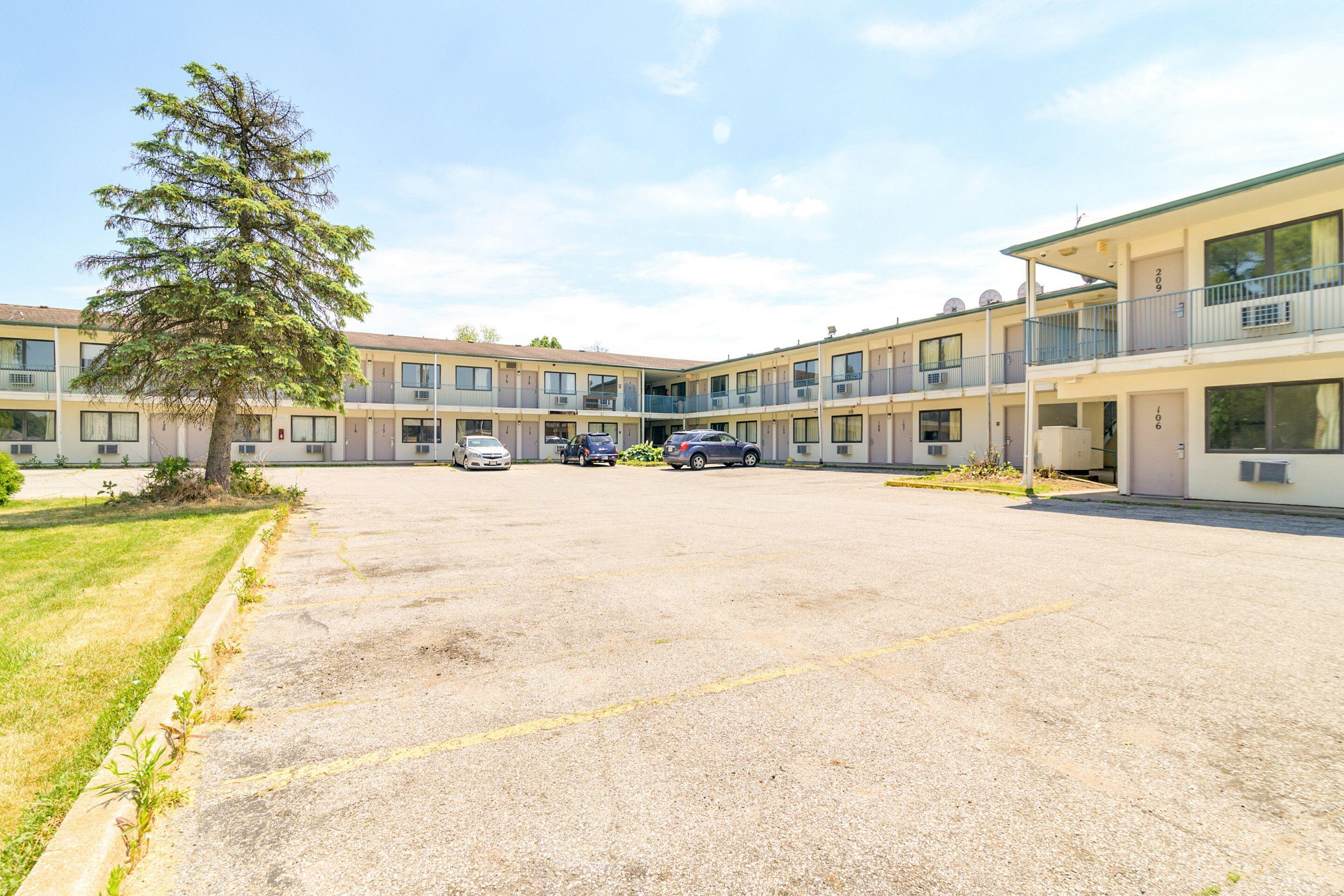 6 Budget Hotels Close to Berrien County Parks and Rec