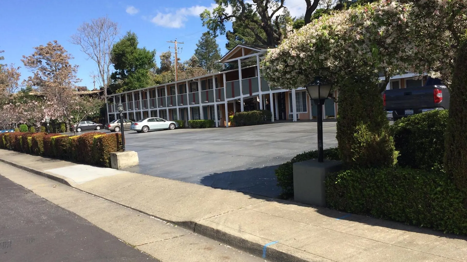 6 Budget Hotels Close to Cannery Park Worth Booking