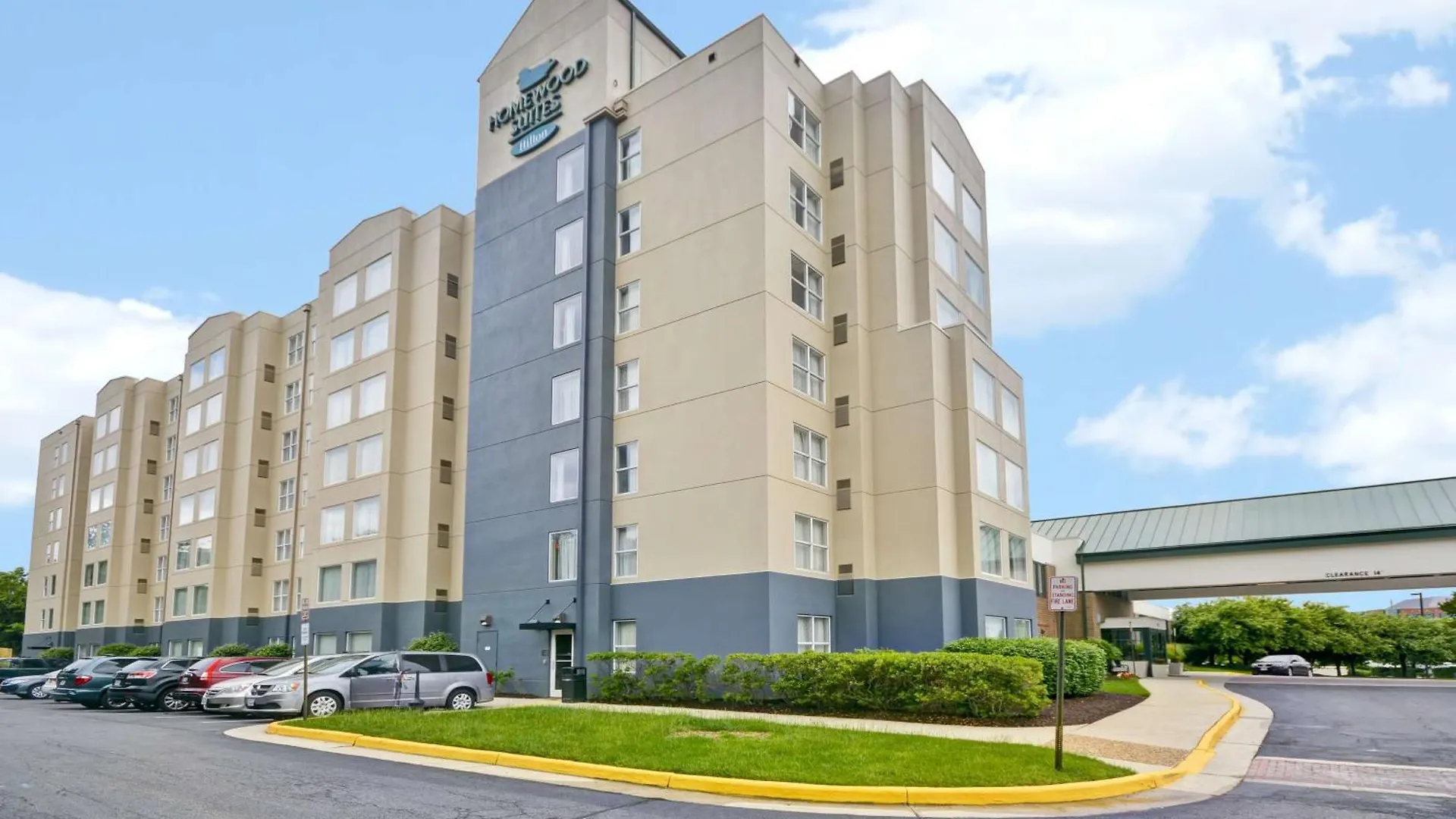 4 Hotels Near Lake Fairfax Park-Watermine Worth Booking in Reston