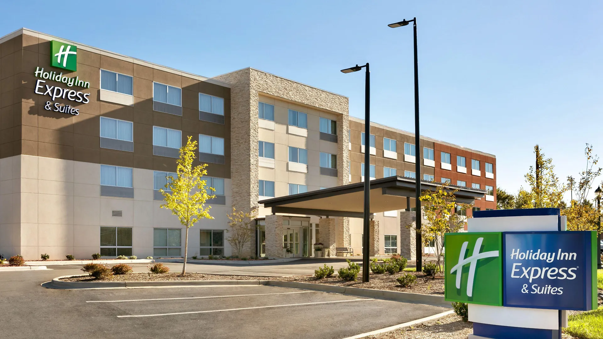 Where to Stay in North Carolina: 5 Best Holiday Inn Express Hotels