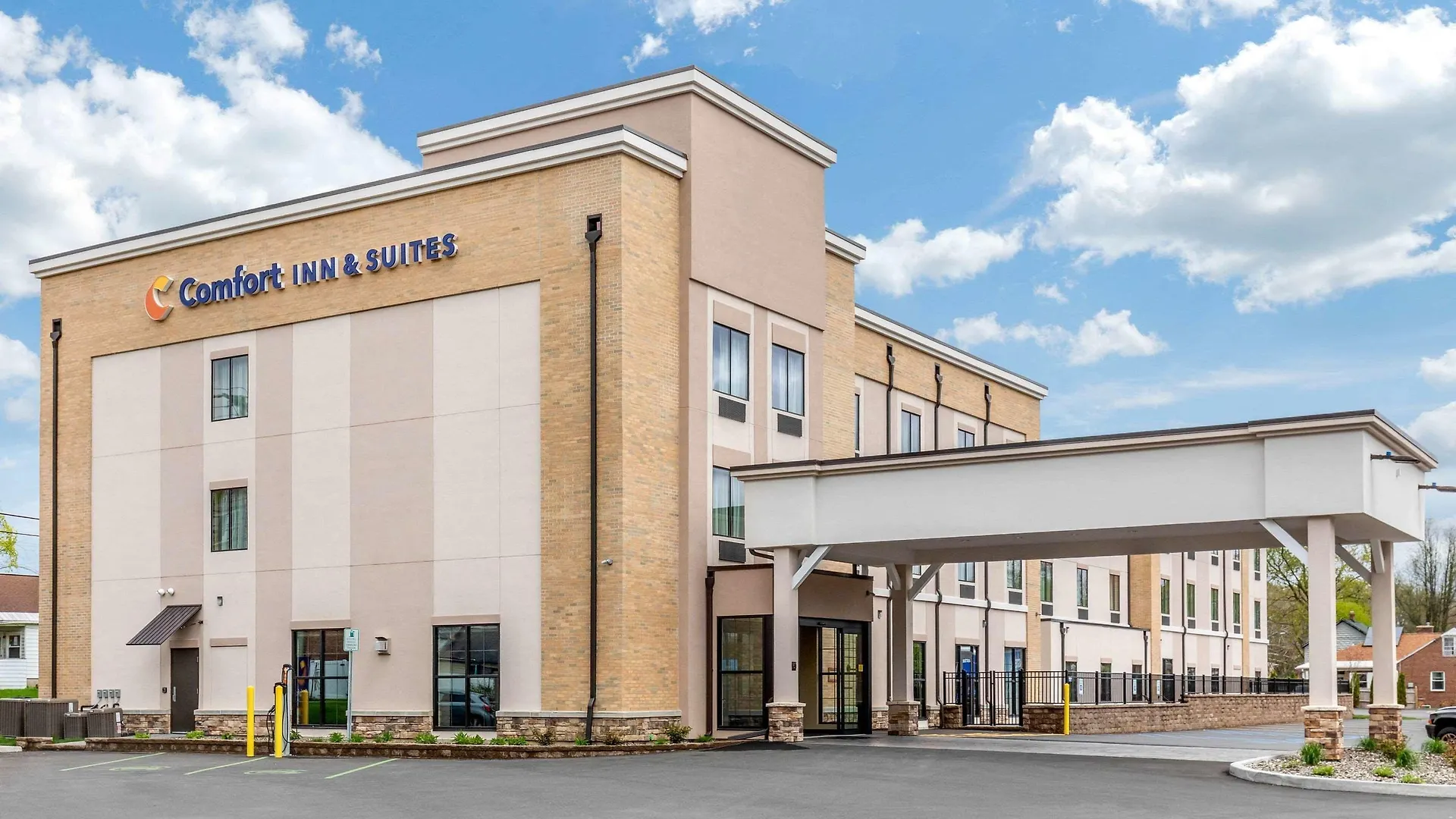 4 Comfort Brand Hotels in Upstate New York Worth Booking