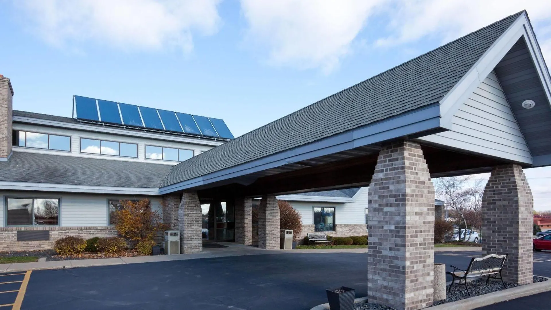 15 Midwest Hotels That Actually Work for Solo Travelers