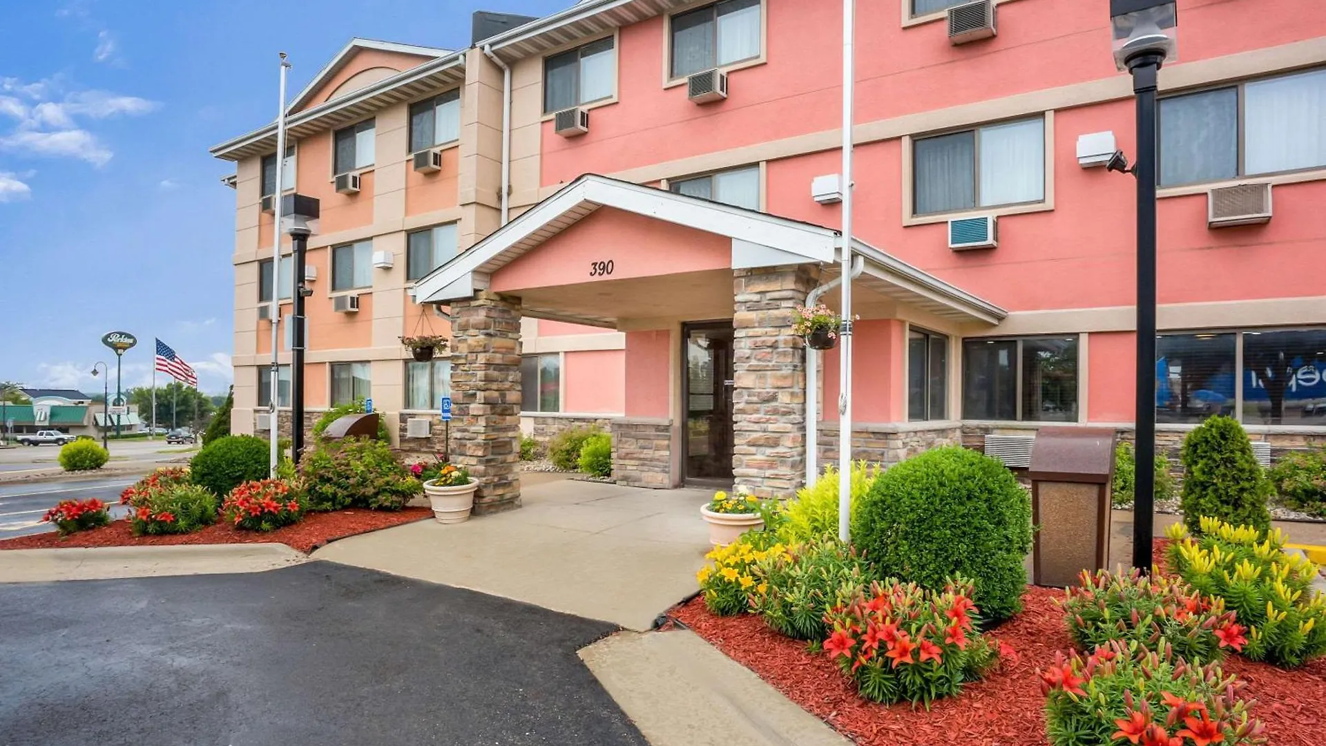 4 Smart Business Hotels Near Mount Mercy University Worth Booking