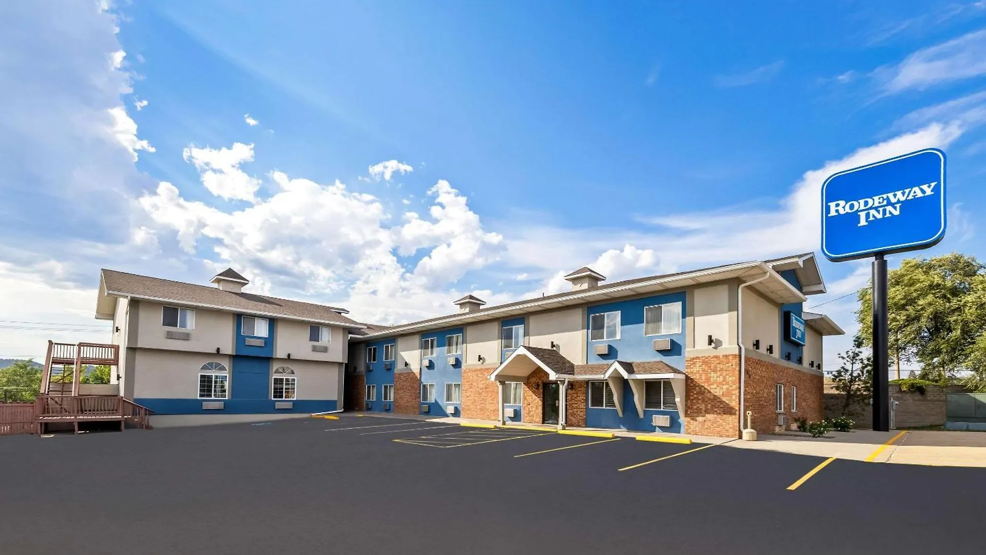 4 Golf Hotels Near Concorde Gaming Corp That Deliver