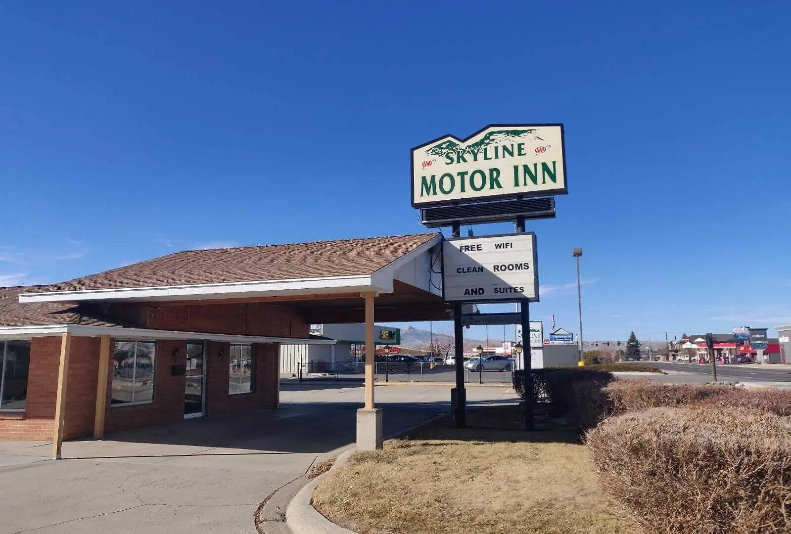 4 Central Hotels Near Cody Dug Up Gun Museum Worth Booking