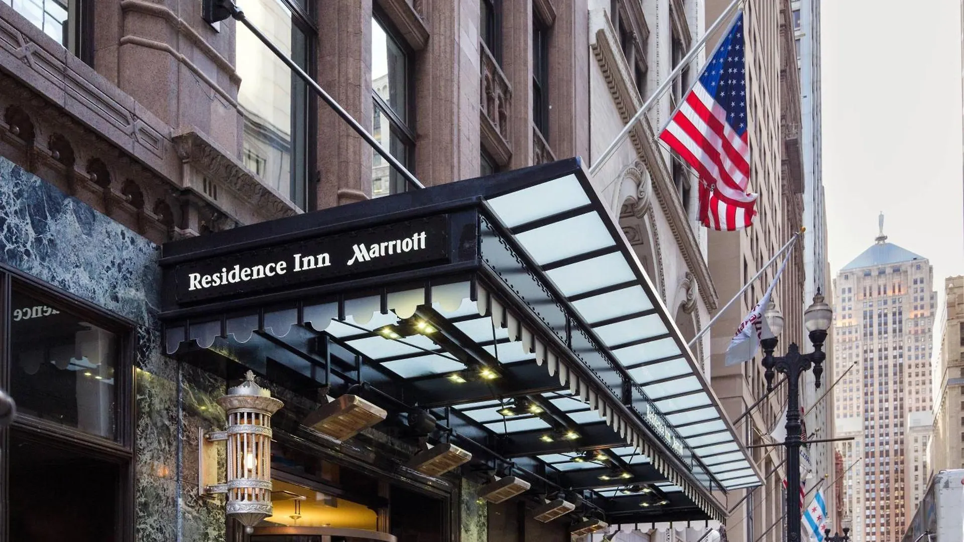 15 Central Hotels in Downtown Chicago That Stand Out