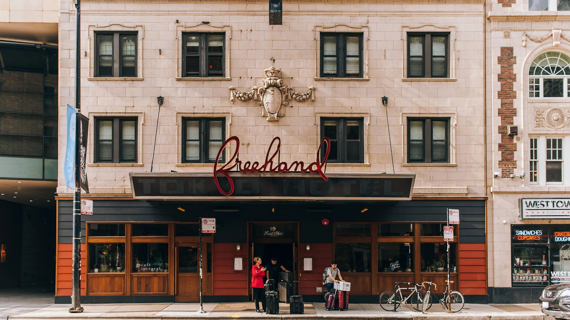 15 Exceptional Design Hotels in Magnificent Mile Worth Booking