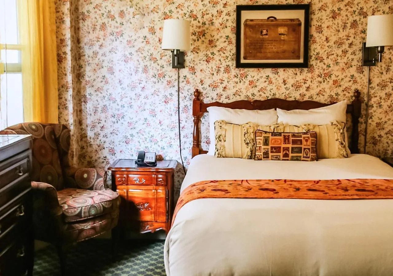 Staying In Downtown San Francisco: 13 Romantic Hotels Compared