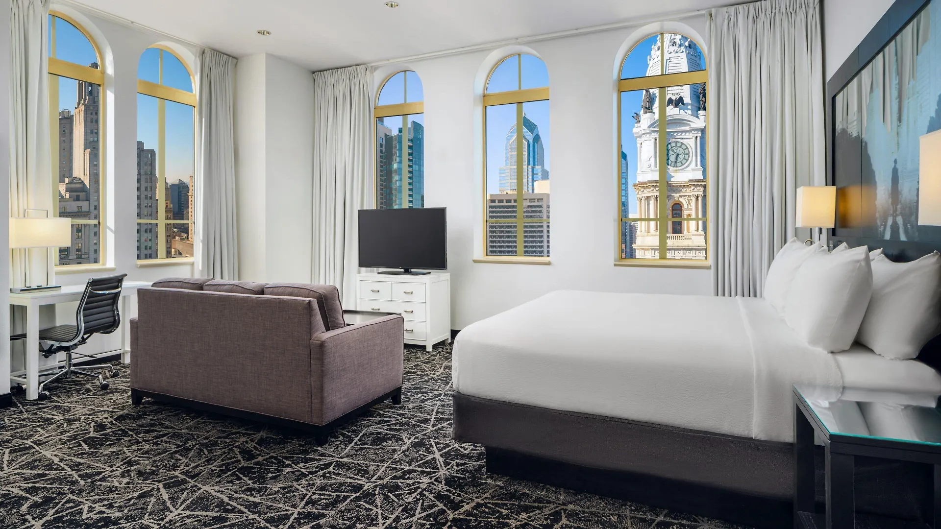 9 Family-Friendly Hotels In Philadelphia City Center Worth Booking