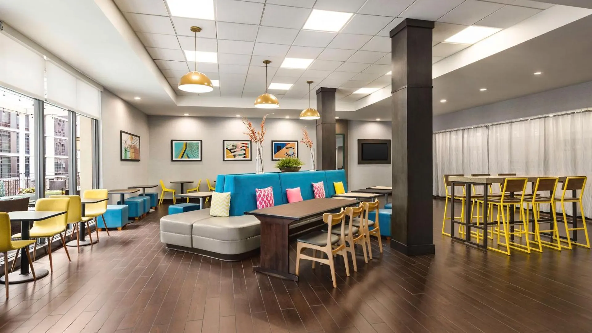 Where to Stay Near the Guggenheim: 7 Airport-Connected Hotels