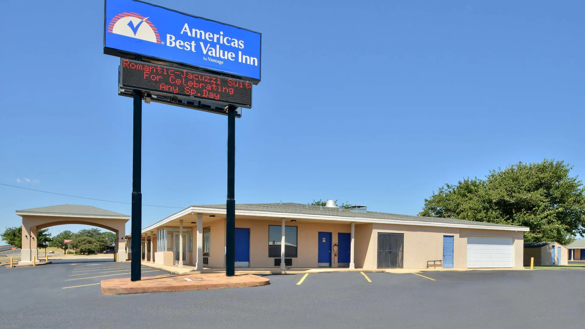13 Business Hotels Close to Lubbock Civic Center