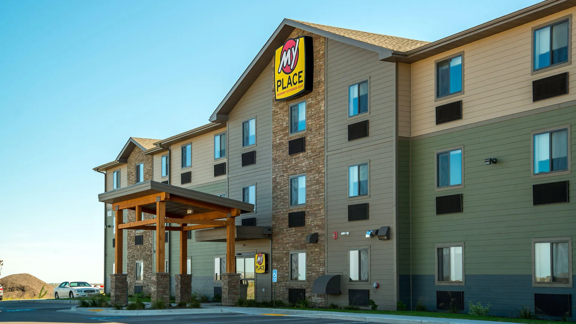 8 Golf Hotels Near Rushmore Plaza Civic Center Worth Booking