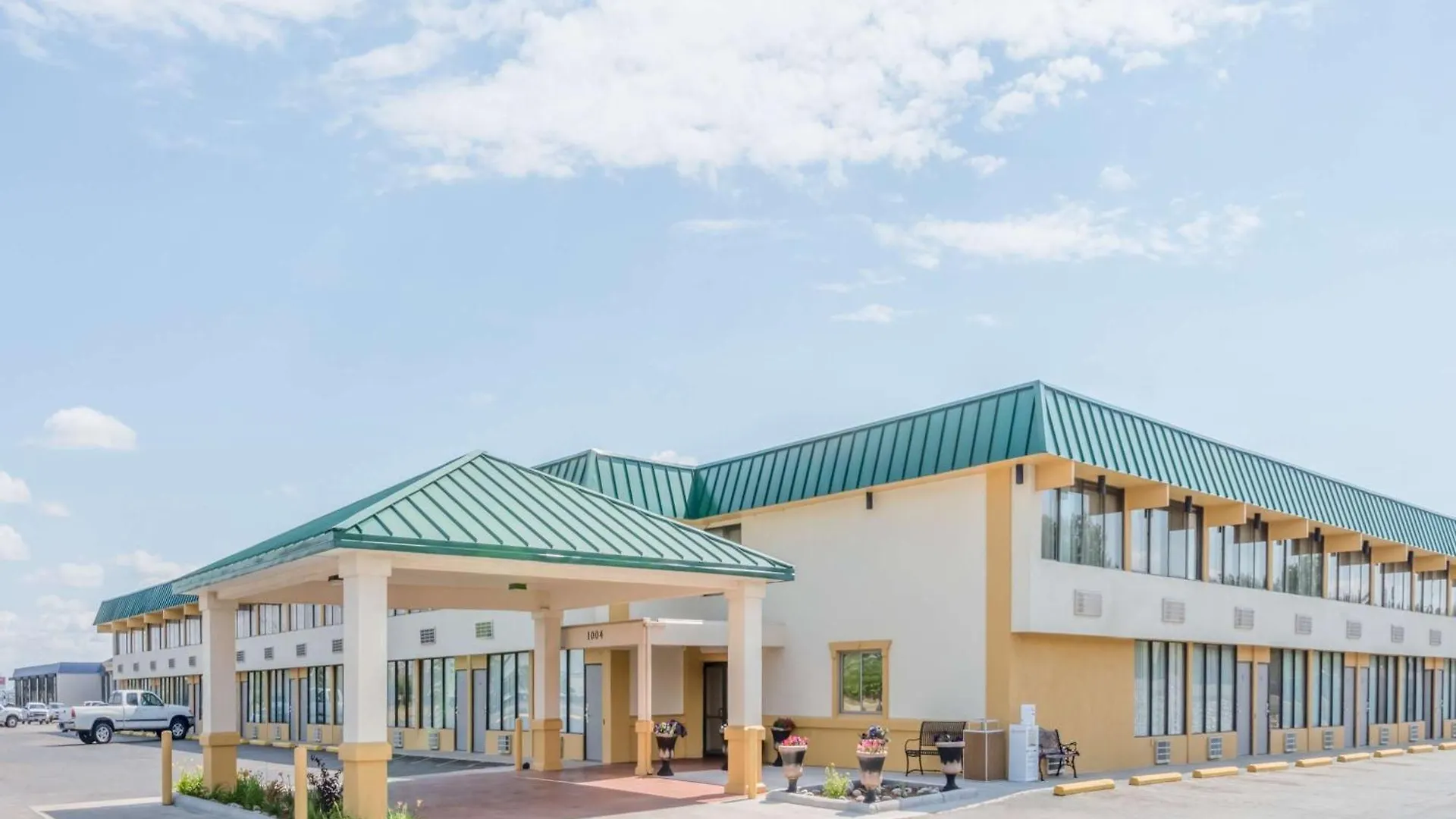 7 Airport Hotels Near Dalbey Memorial Park for Smooth Stays