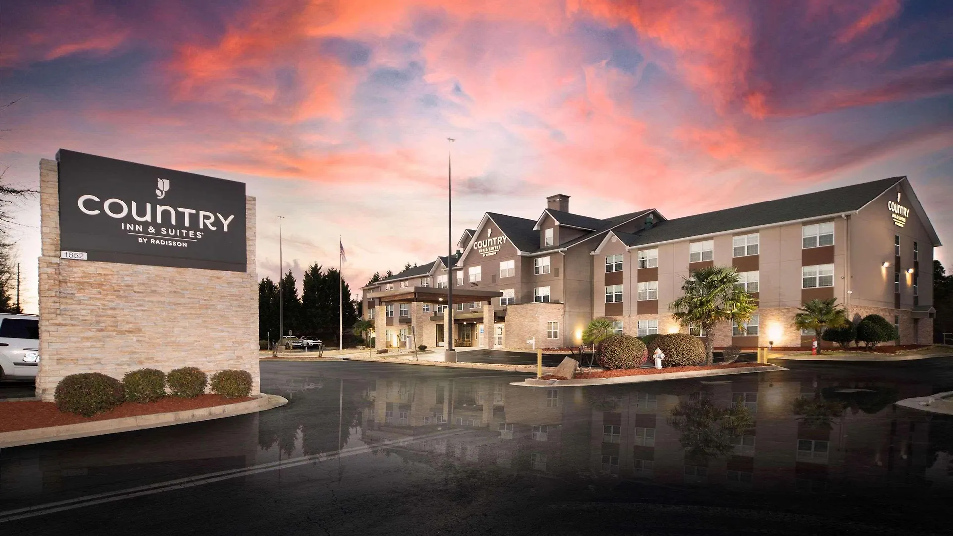 15 Country Inn & Suites by Radisson Hotels in the South Worth Booking