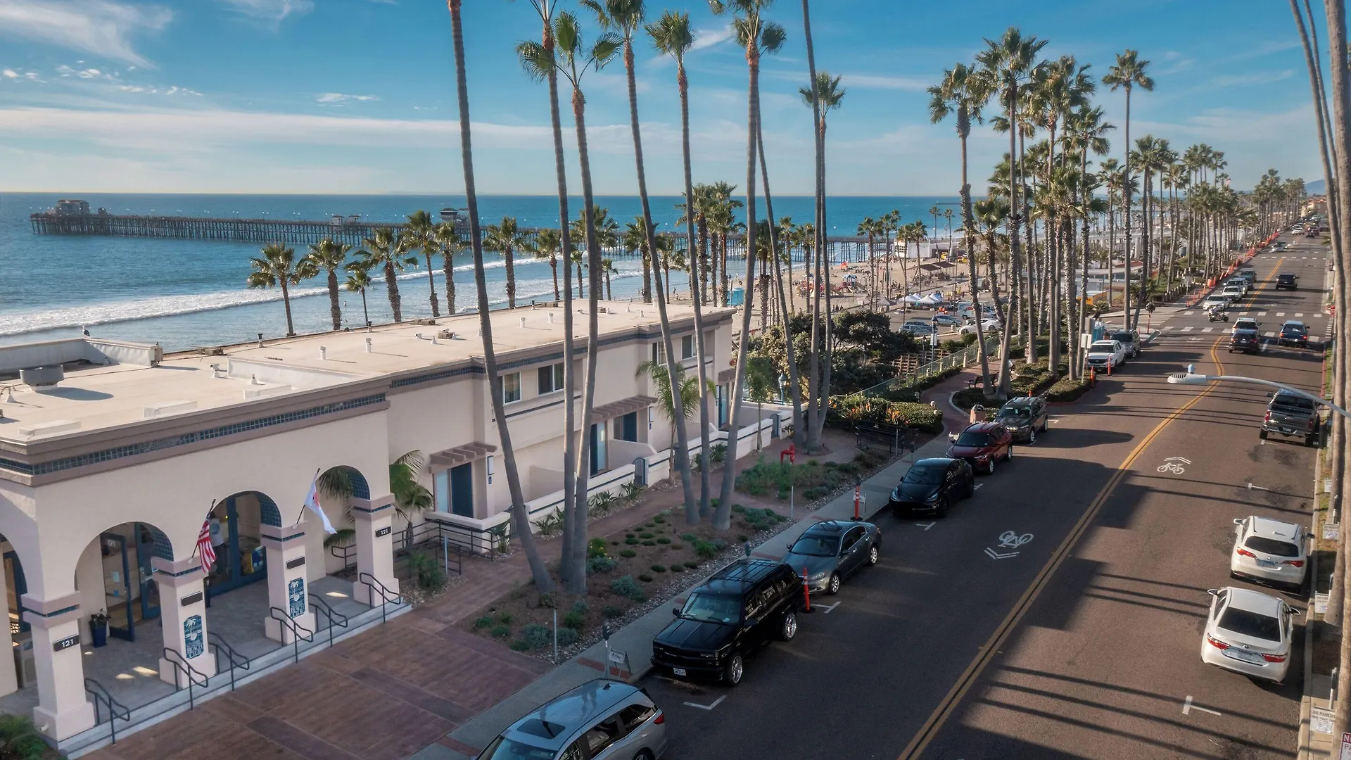 Where to Stay in California & Nevada: 7 Best-Located Hotels