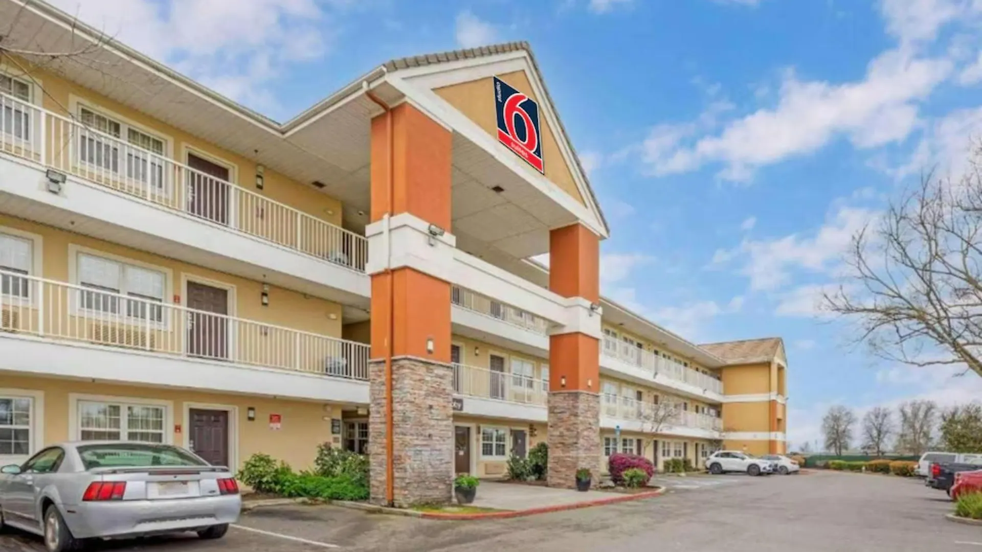 15 Smart Solo Traveler Hotels in Northern California Worth Booking
