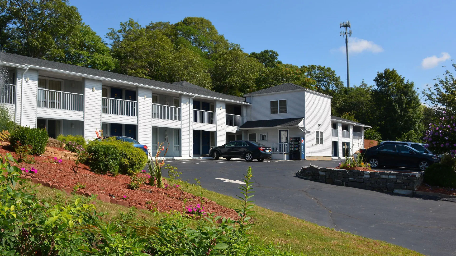 Staying in New England Solo: 15 Hotels Compared