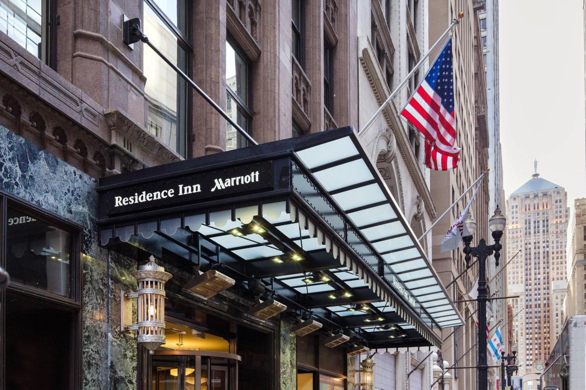 15 Central Hotels in Downtown Chicago That Stand Out