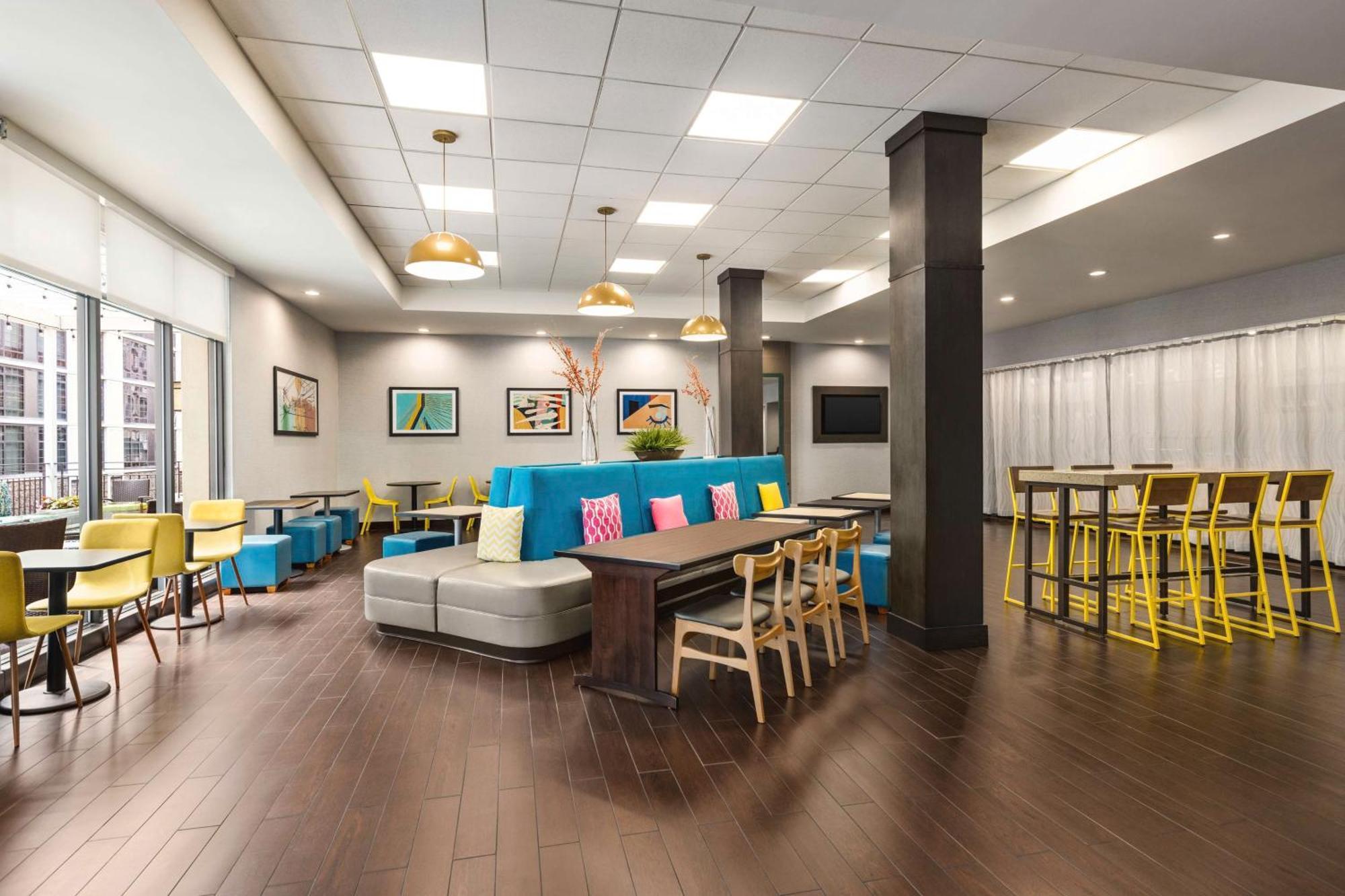 Where to Stay Near the Guggenheim: 7 Airport-Connected Hotels