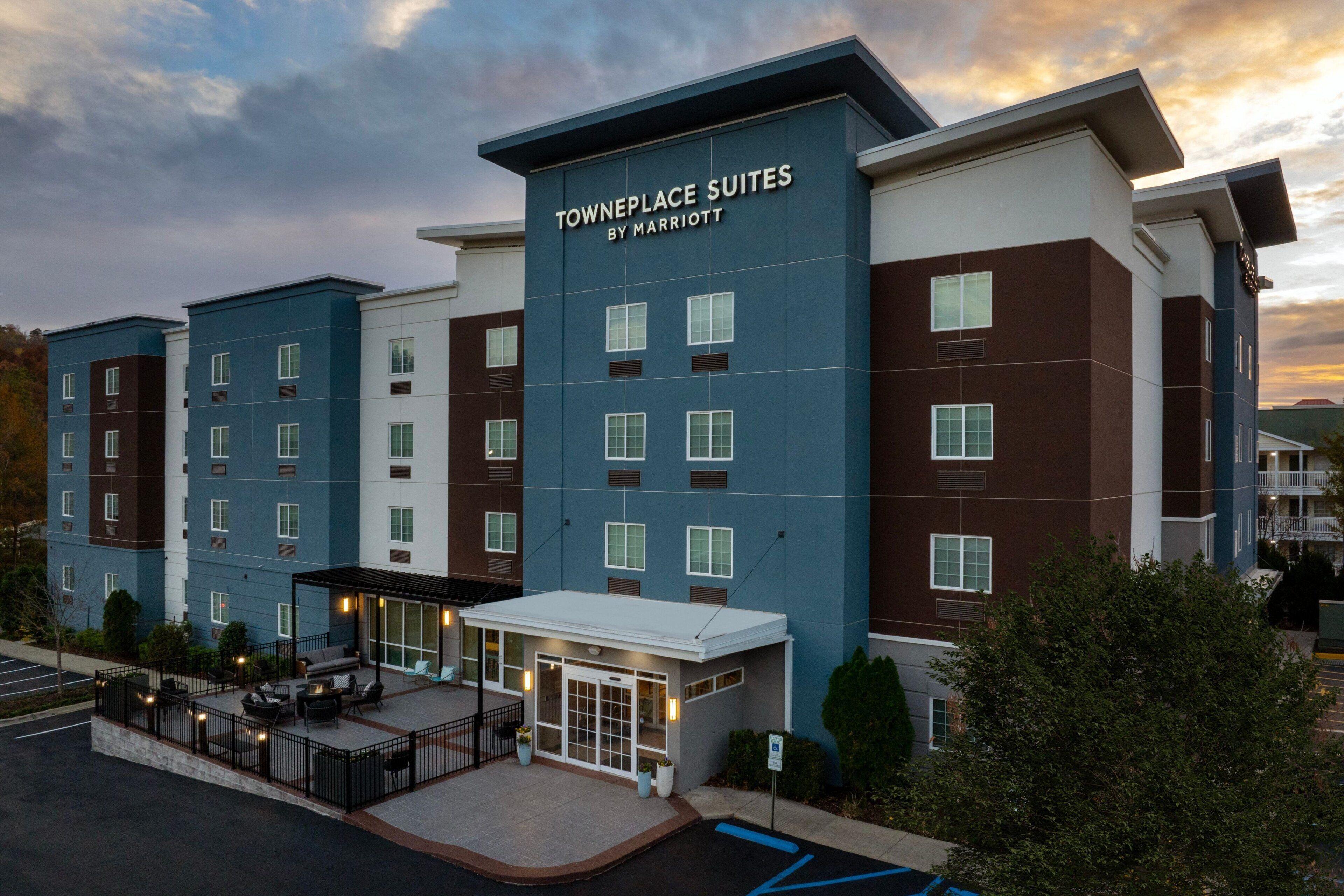 Staying Near The Summit: 15 Business Hotels Compared
