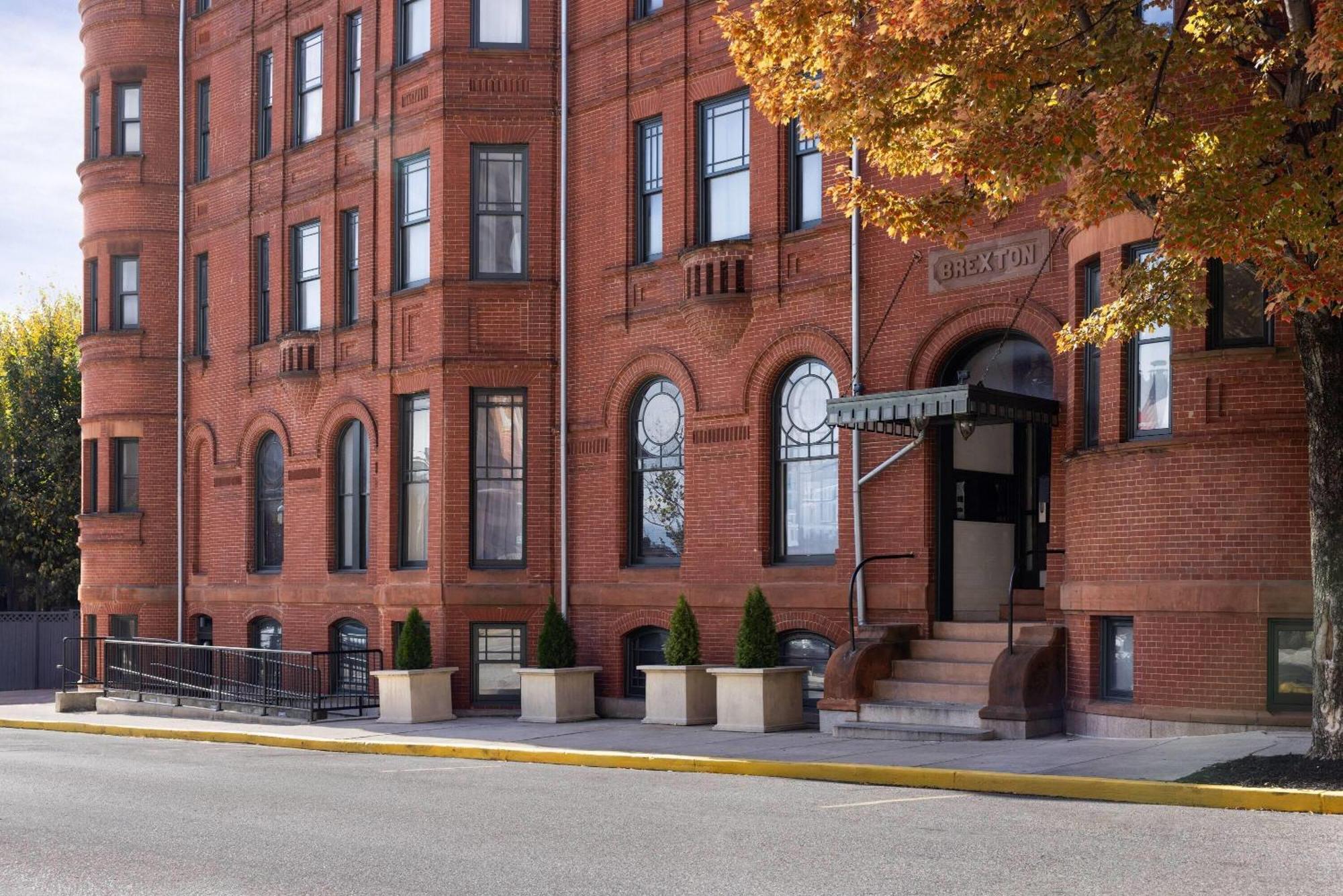 6 Smart Design Hotels Near Druid Hill Park Worth Booking