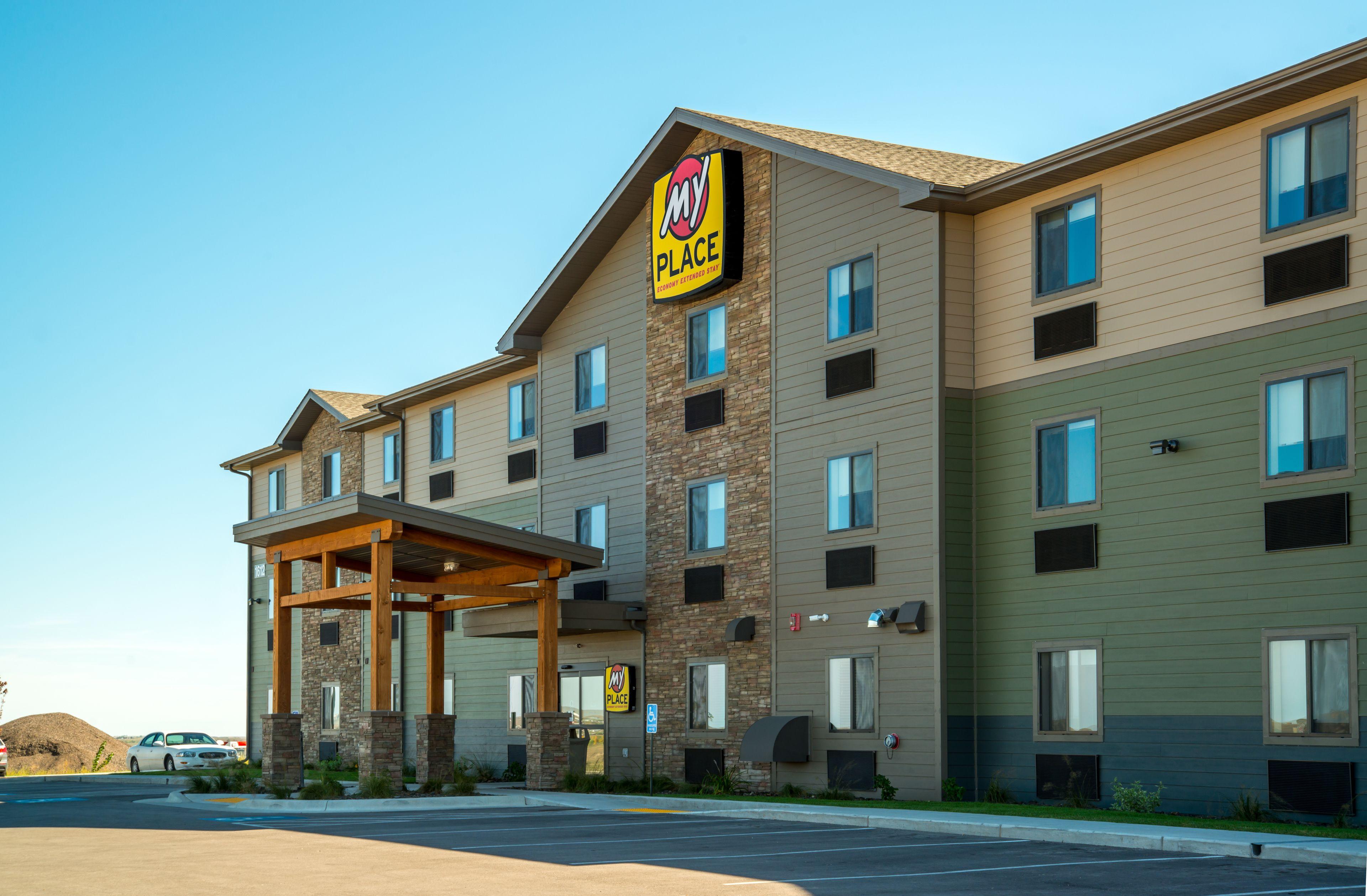 8 Golf Hotels Near Rushmore Plaza Civic Center Worth Booking
