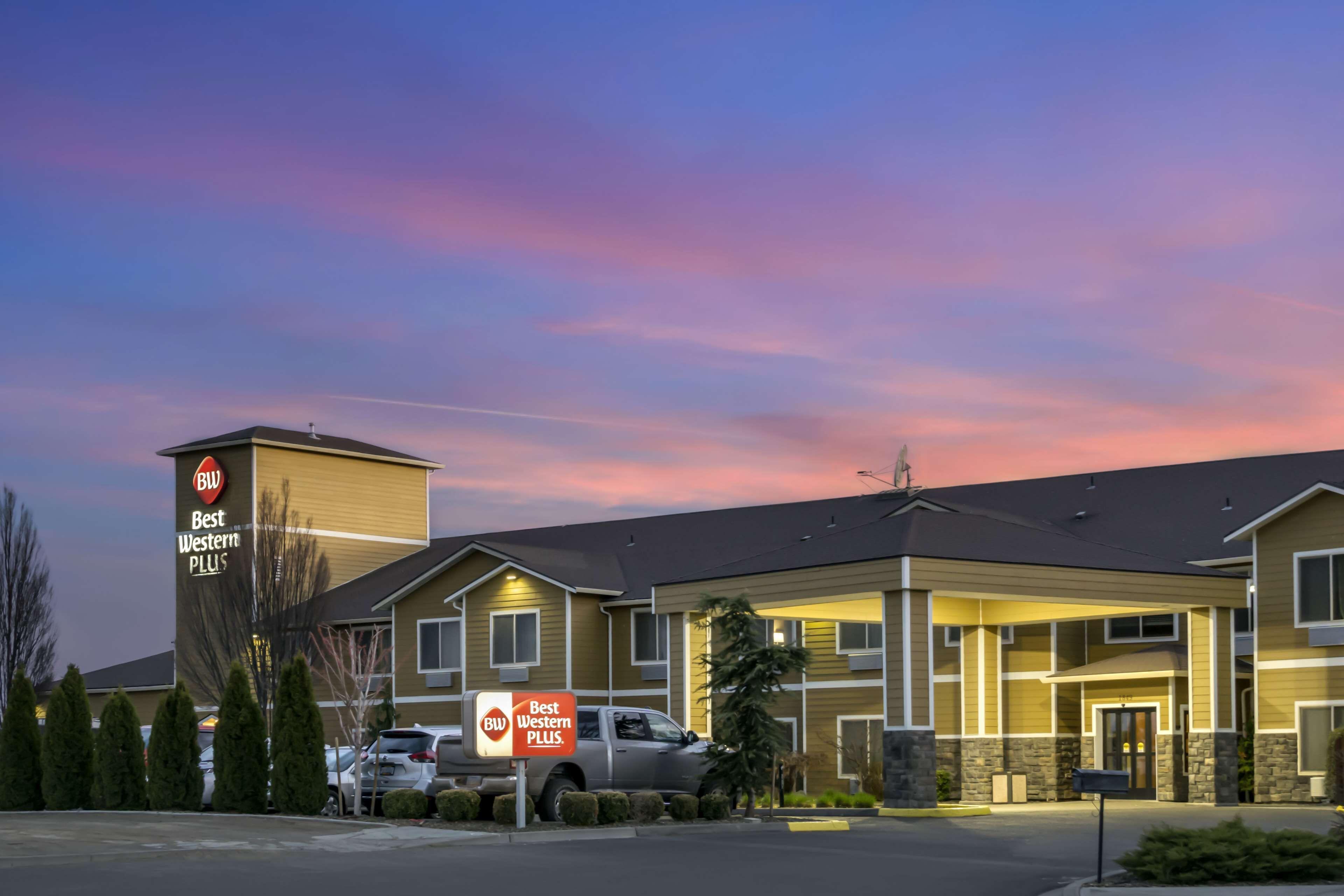 15 Family-Friendly Hotels in the Pacific Northwest Worth Booking