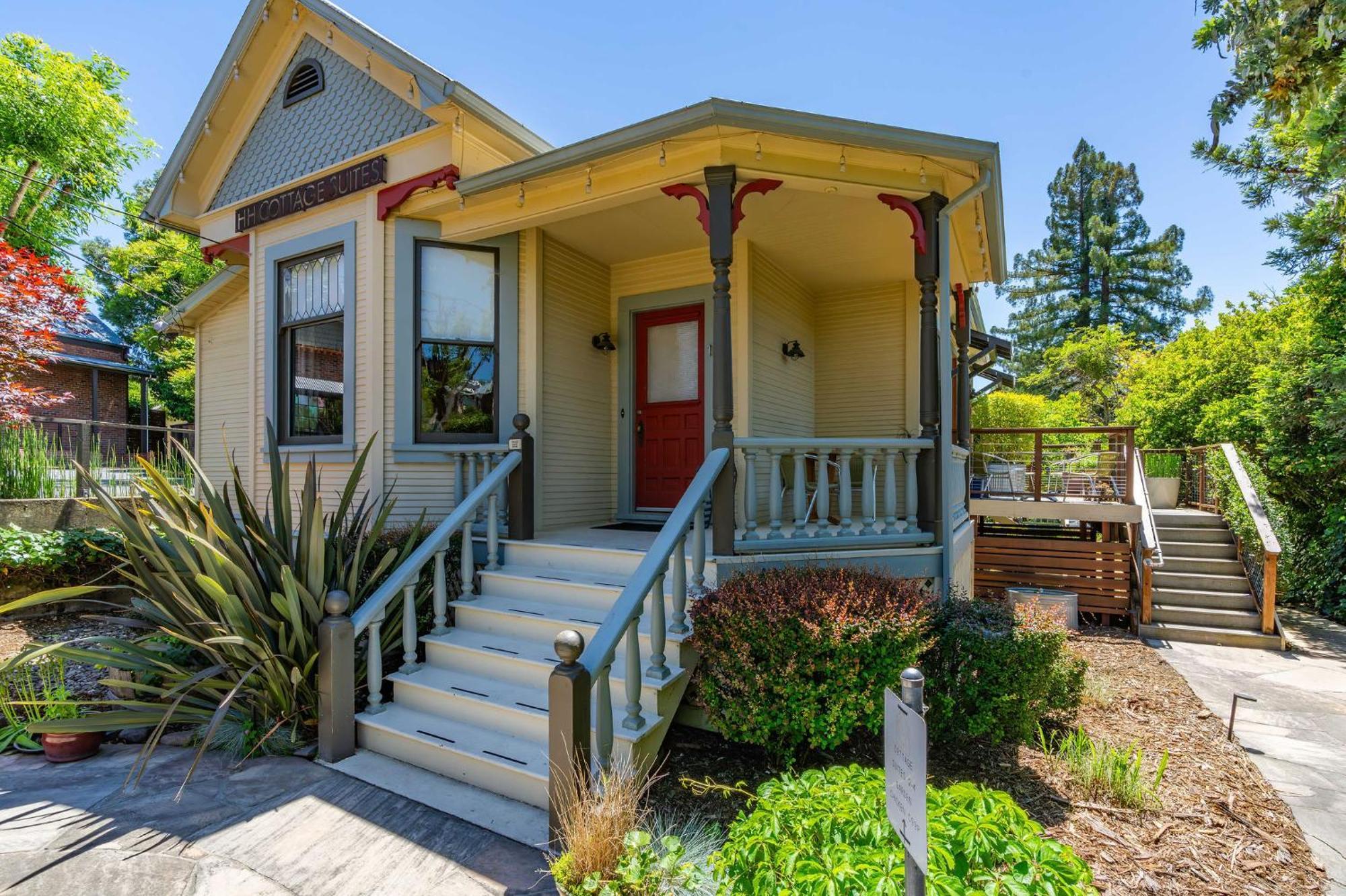 Staying In California & Nevada: 15 B&Bs and Apartments Compared