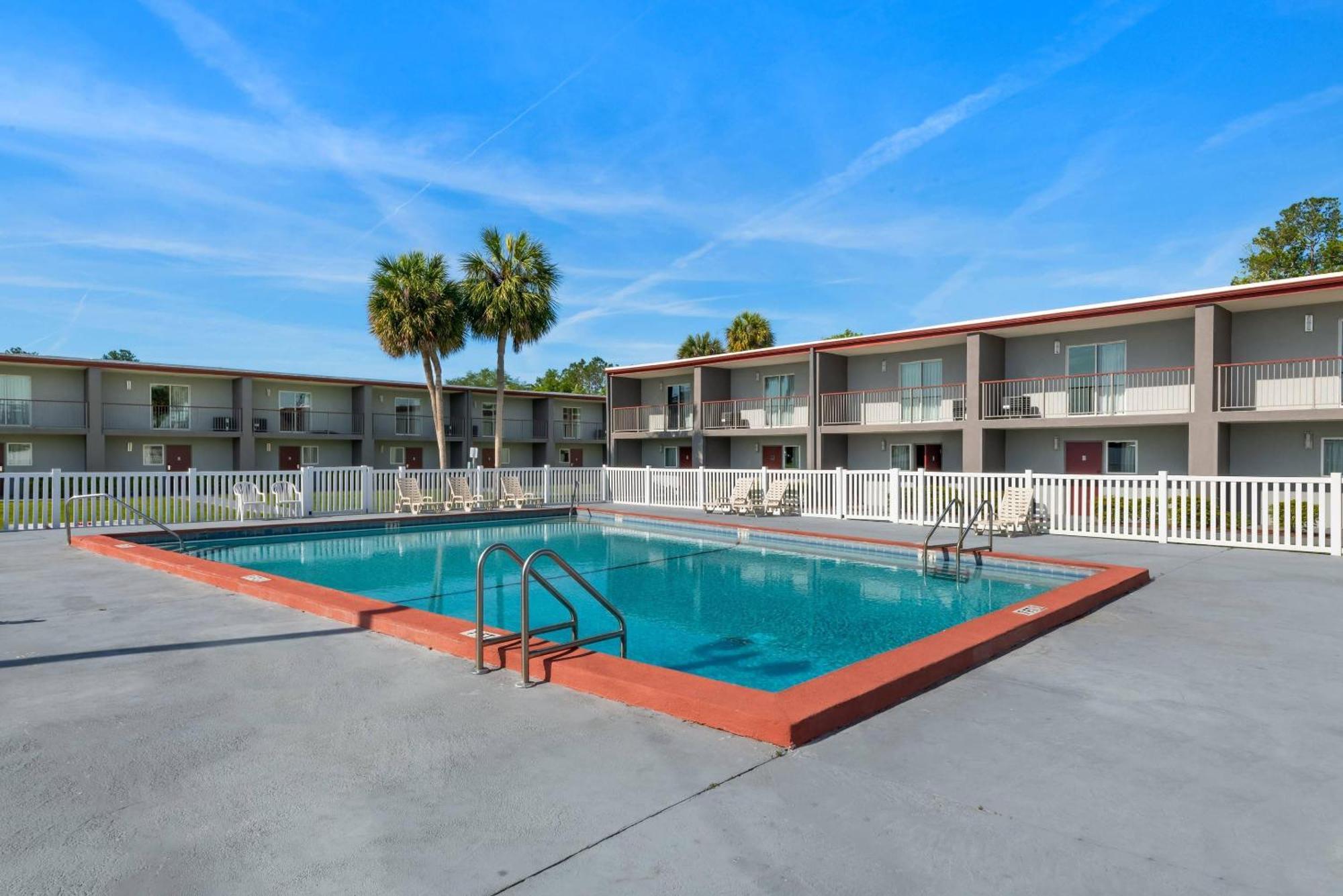 5 Top-Rated Hotels for Solo Travelers in Florida Gulf Coast
